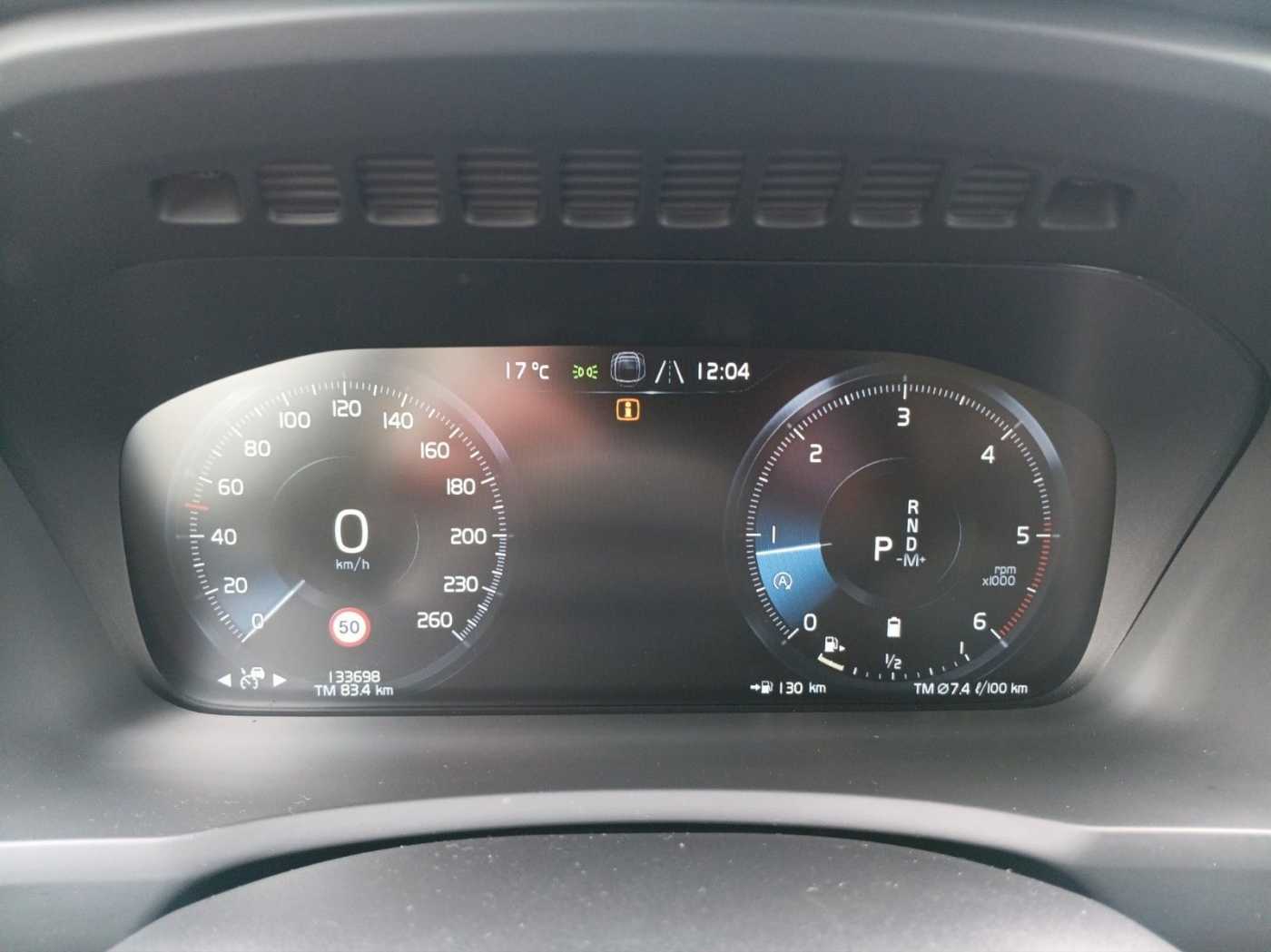 Volvo  B5 Momentum Pro AWD 360°/AHK/Panorama