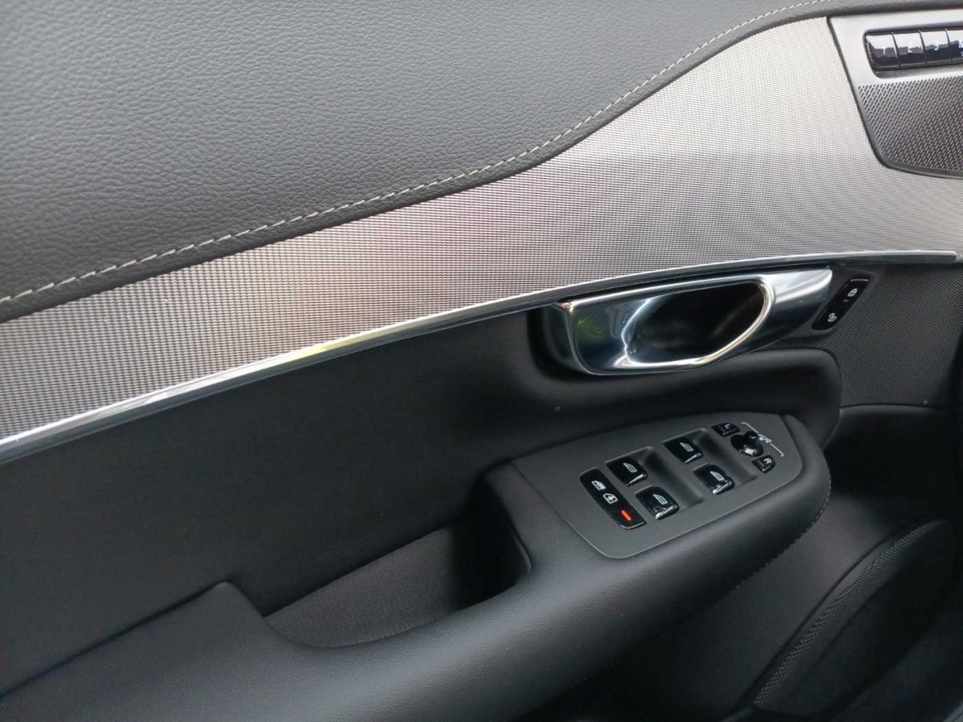 Volvo  T8 AWD Ultra Bright Pano/Head-up/Cam