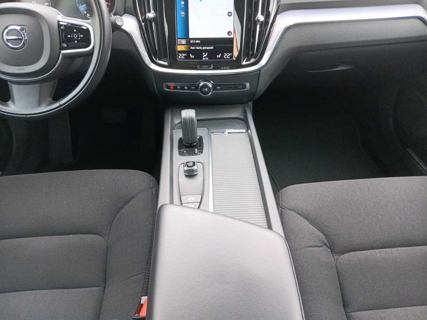 Volvo  B3 Momentum Core Navi/Frontsch. heiz. /PDC