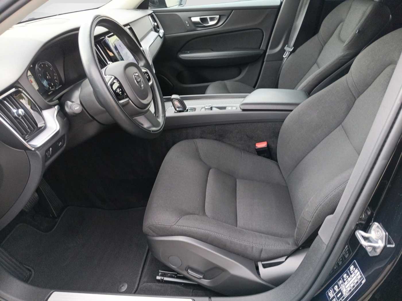 Volvo  B3 Momentum Core Navi/Frontsch. heiz. /PDC