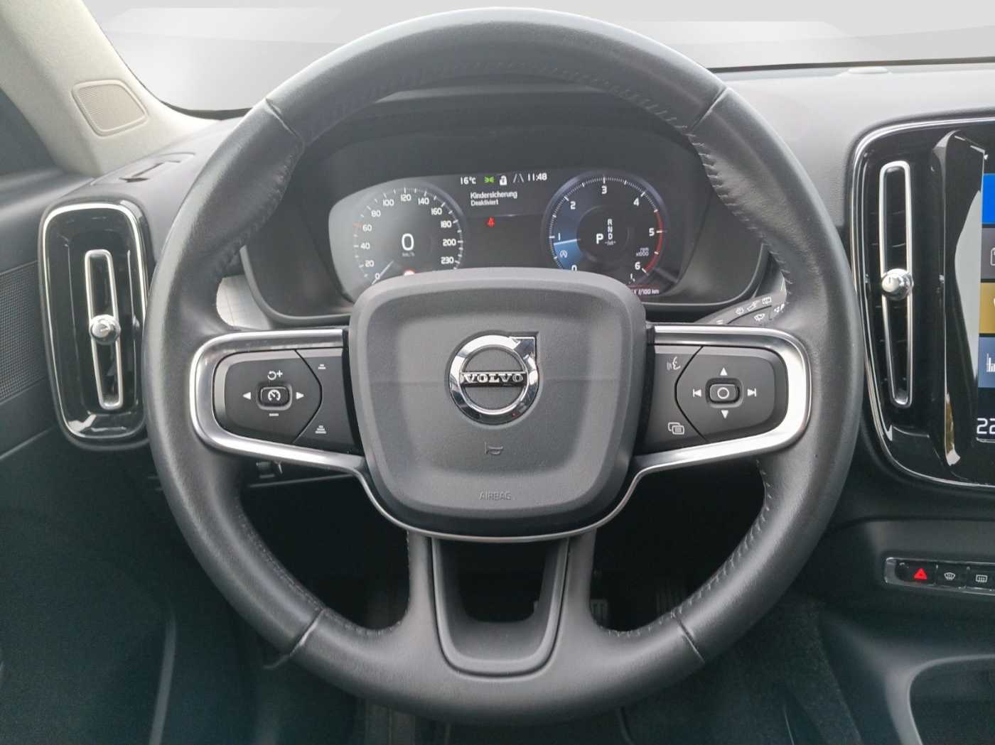 Volvo  D3 Momentum  360°/AHK/Frontsch. heizbar
