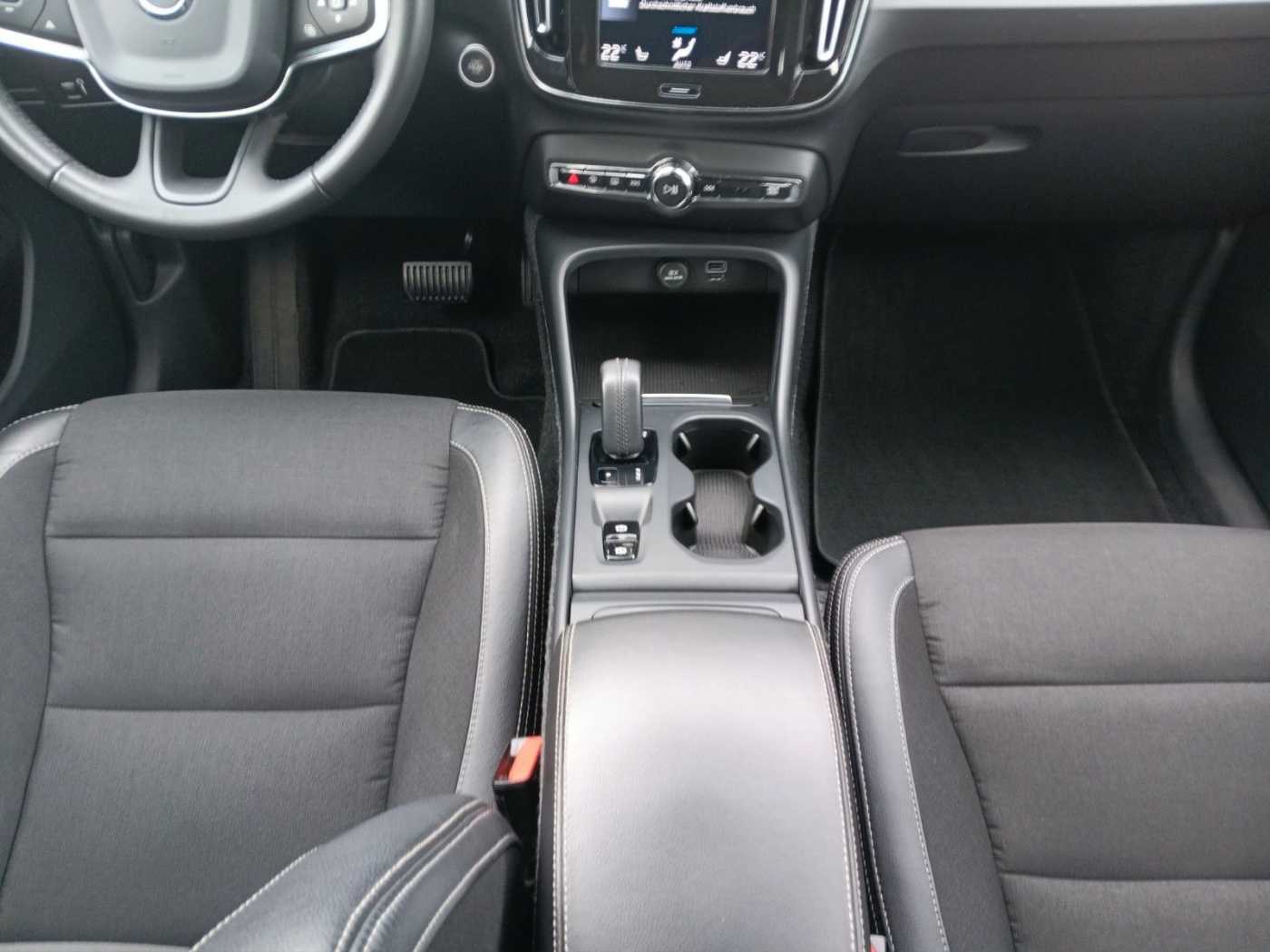 Volvo  D3 Momentum  360°/AHK/Frontsch. heizbar
