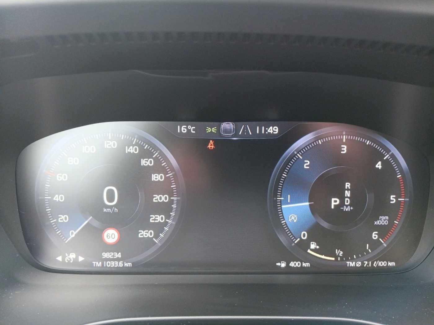 Volvo  D3 Momentum  360°/AHK/Frontsch. heizbar
