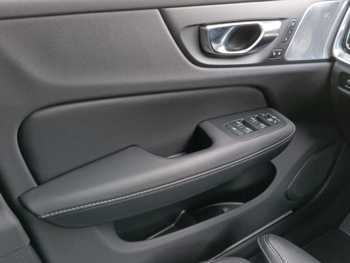 Volvo  B4 Inscription  360°/Pano/Head-up/Standhzg.