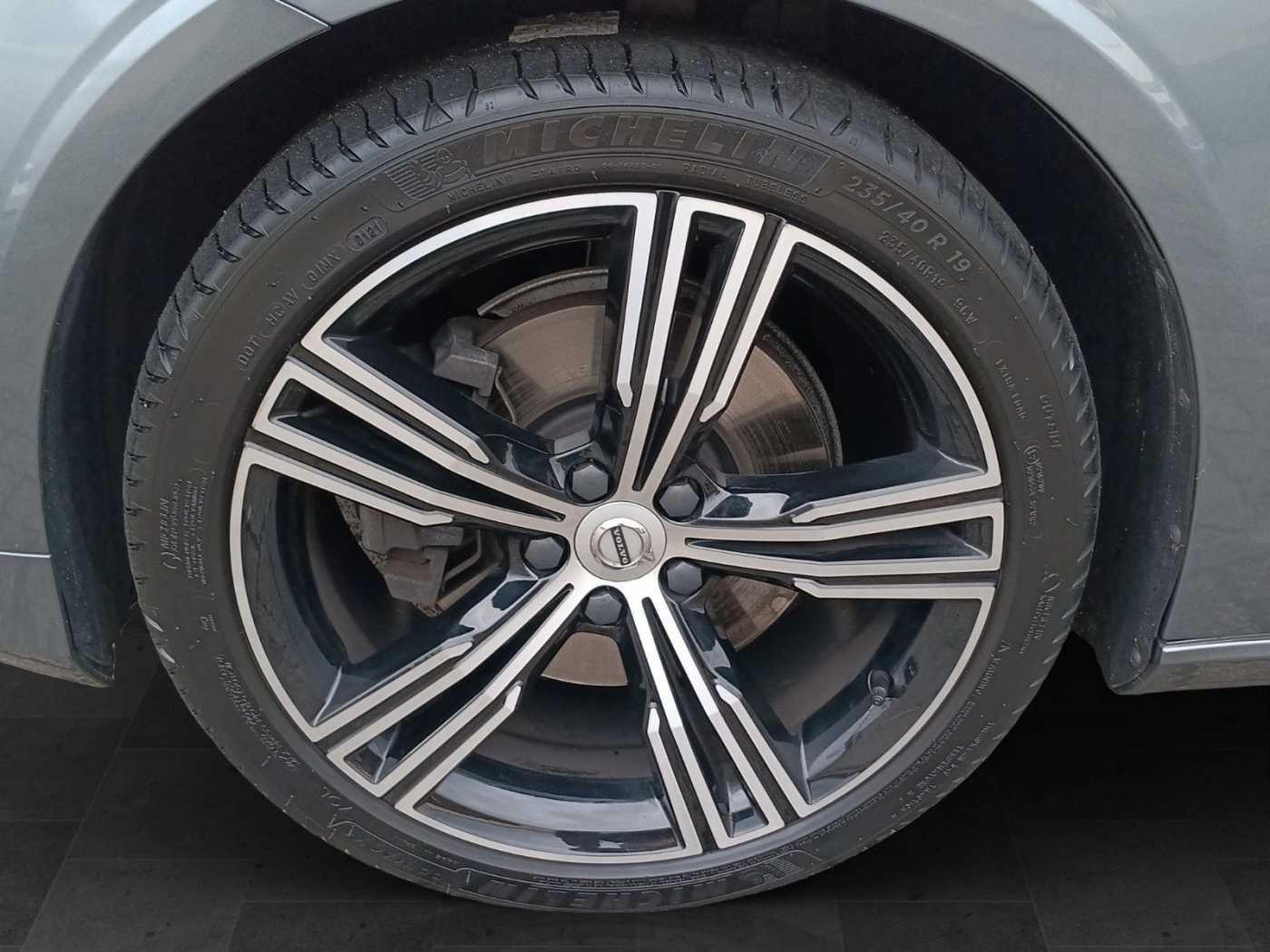 Volvo  B4 Inscription  360°/Pano/Head-up/Standhzg.