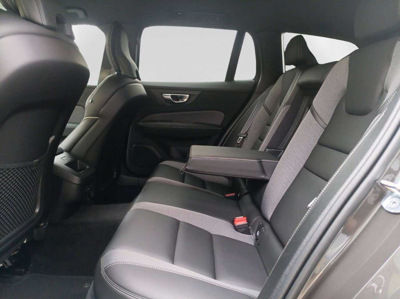 Volvo  B4 Plus Dark Sitzhzg/Cam/Navi