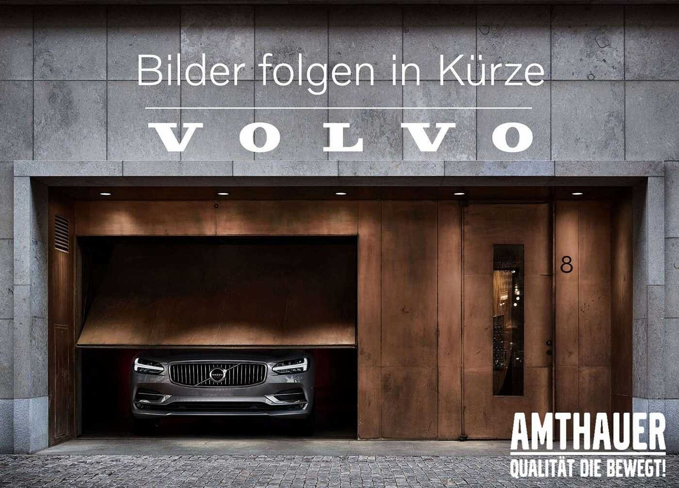 Volvo  B4 2WD Ultra Dark AHK/360°/Panorama