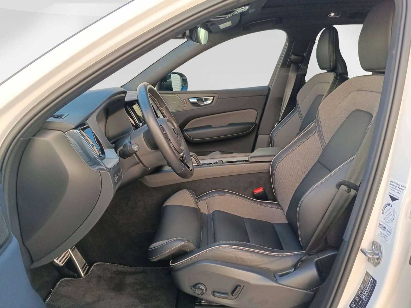 Volvo  T8 AWD R-Design AHK/Standhzg. /Pano