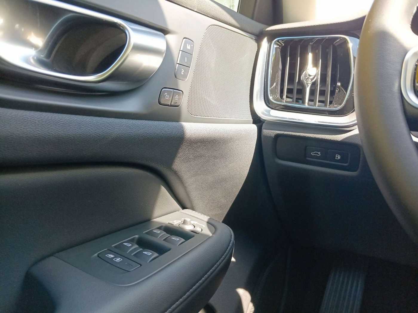 Volvo  T6 Twin Engine AWD Plus Dark Cam/LED/Navi