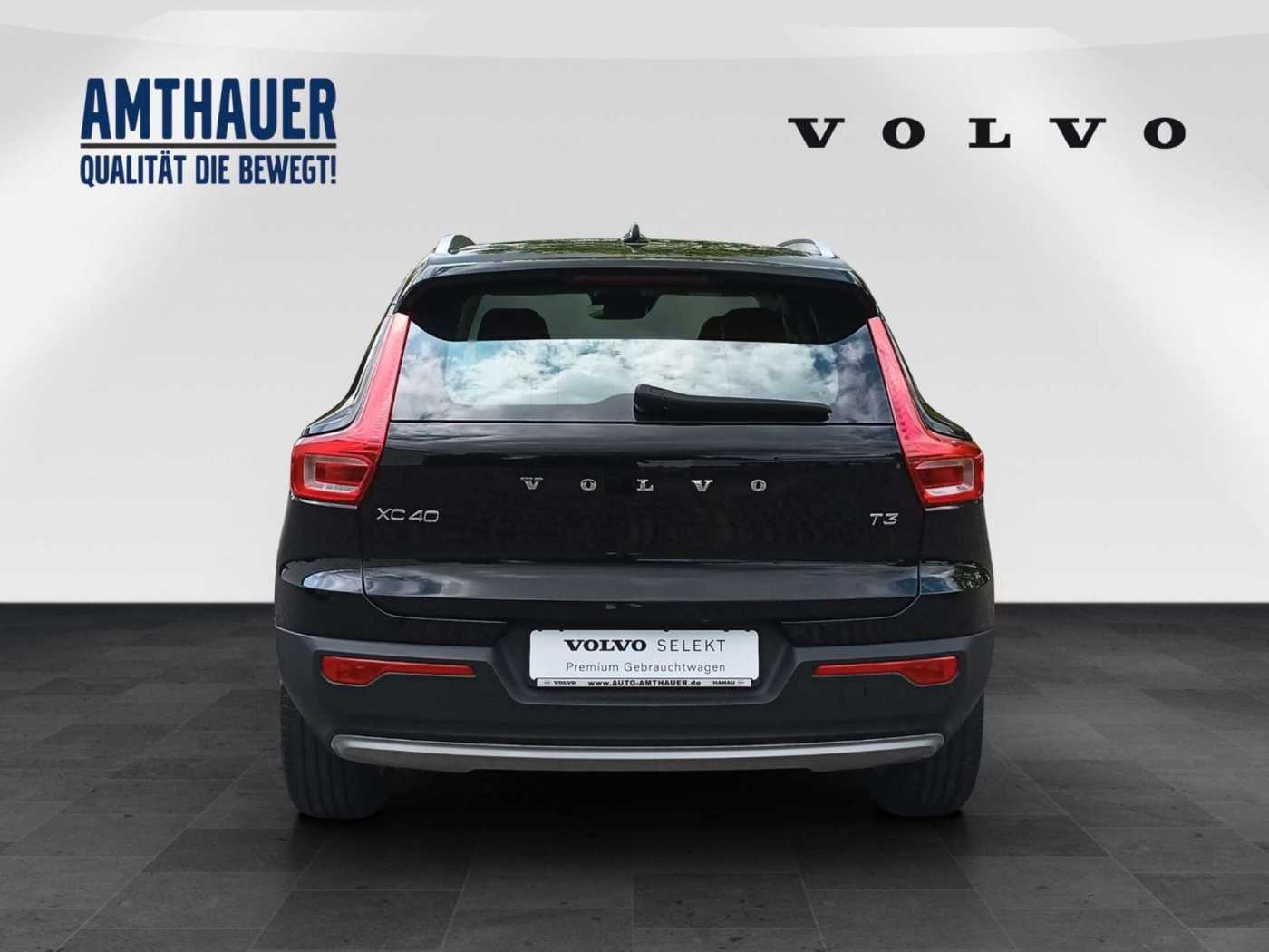 Volvo  T3 2WD Momentum Pro Panorama/Cam/Hotspot