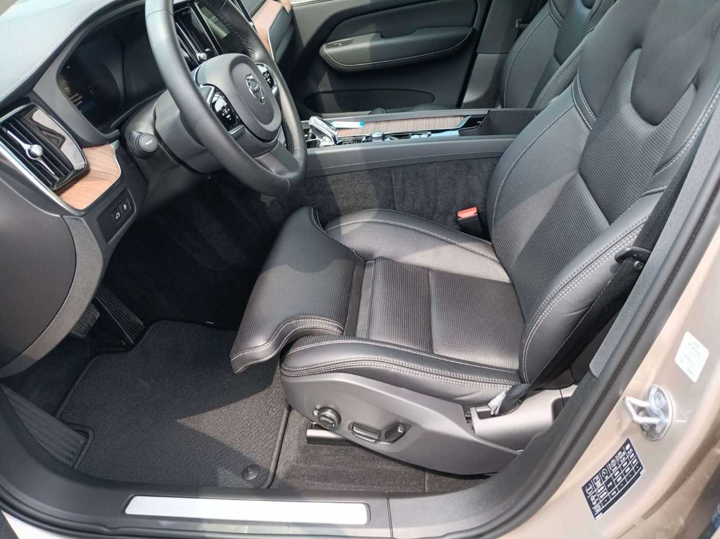 Volvo  T8 AWD Ultimate Dark  360°/AHK/Massagesitze