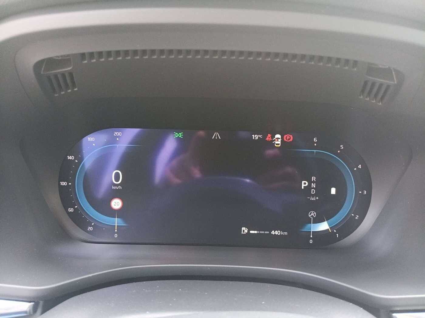 Volvo  B4 Momentum Pro Cam/LED/NAV