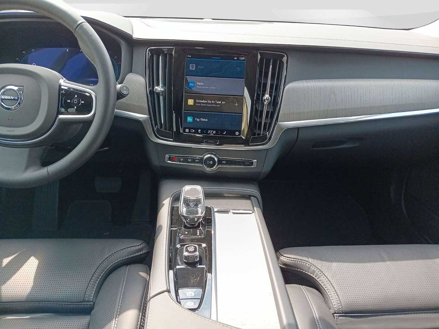 Volvo  Plus B5 AWD  AHK/360°/Standhzg