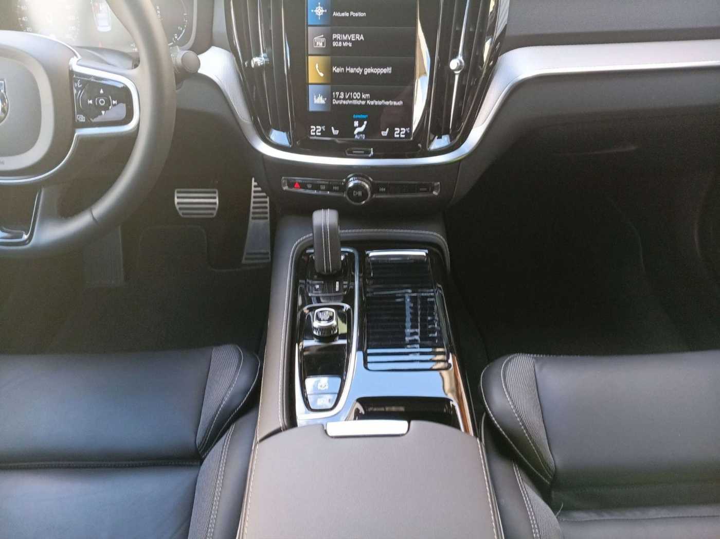Volvo  T8 Twin Engine AWD R-Design 360°/AHK/Nav