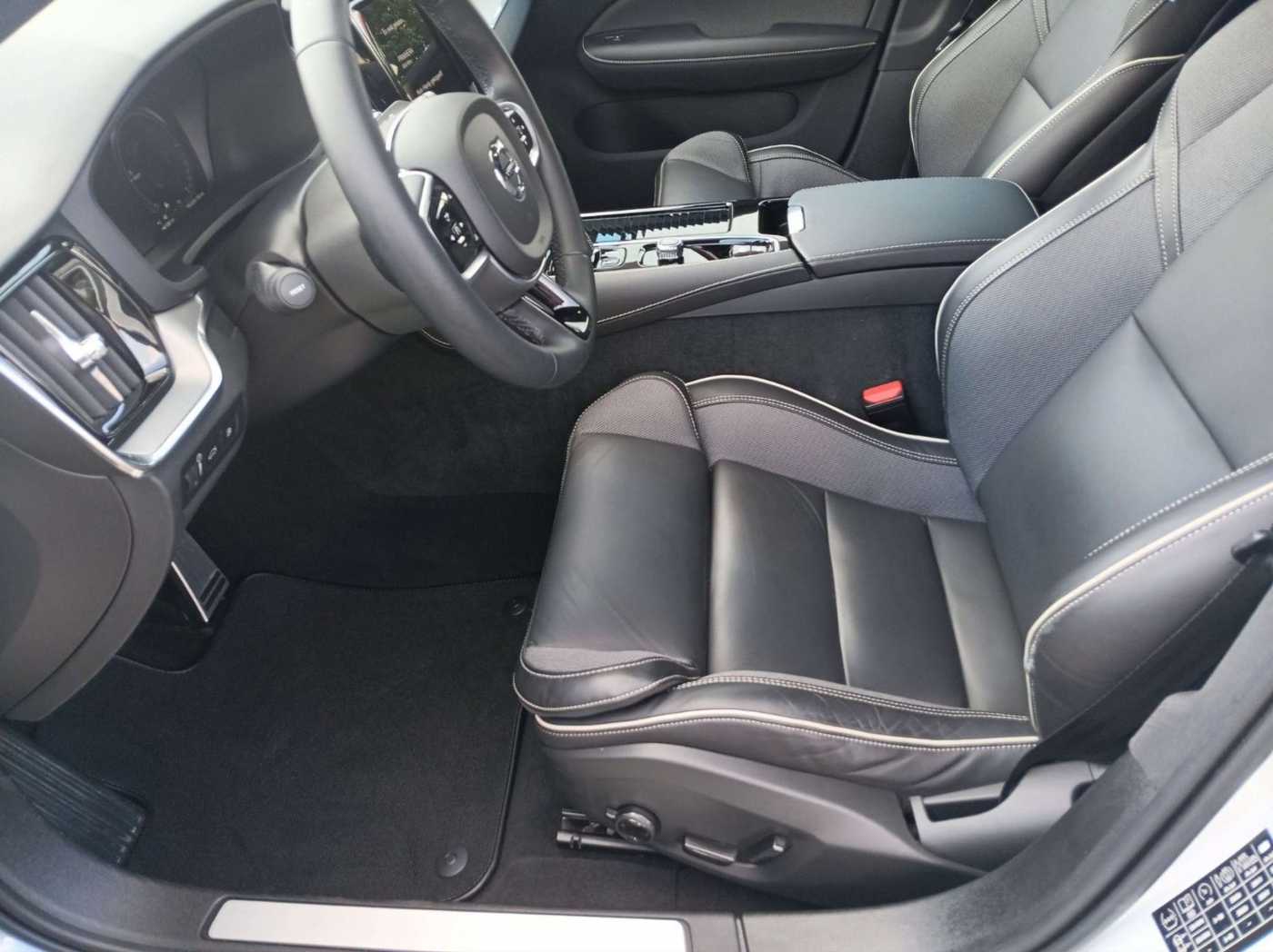 Volvo  T8 Twin Engine AWD R-Design 360°/AHK/Nav