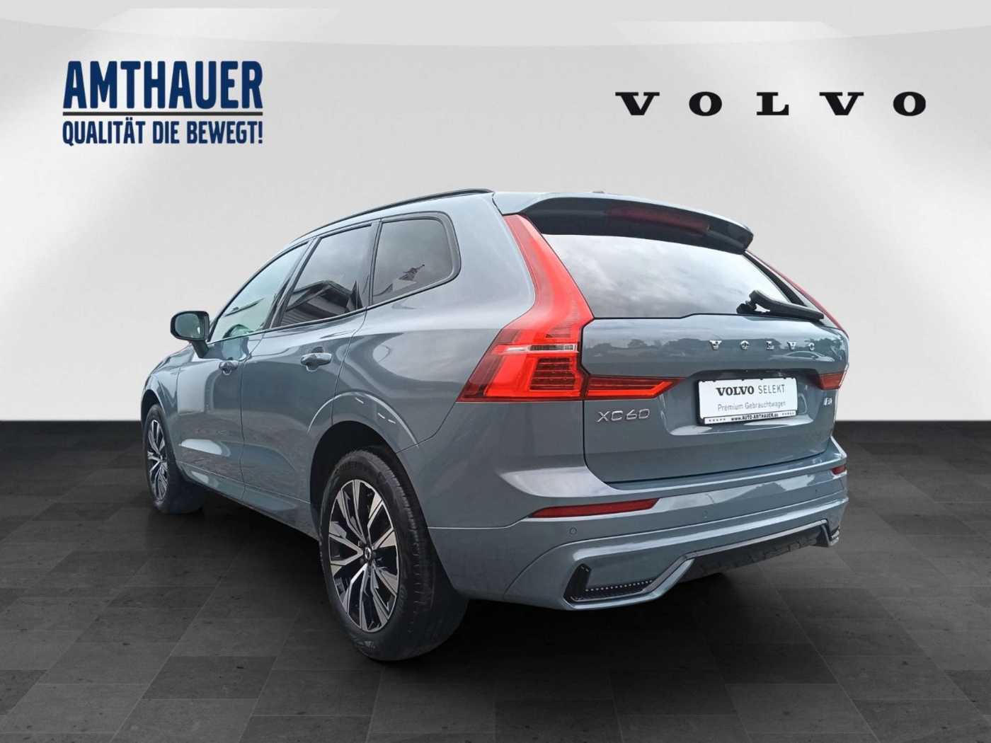 Volvo  B4 2WD Plus Dark Cam/Alarmanlage/Navi