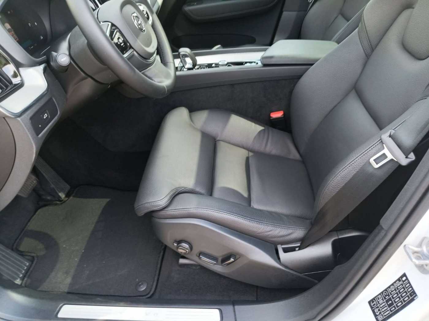 Volvo  B5 AWD Plus Dark 360°/Pano/H&K