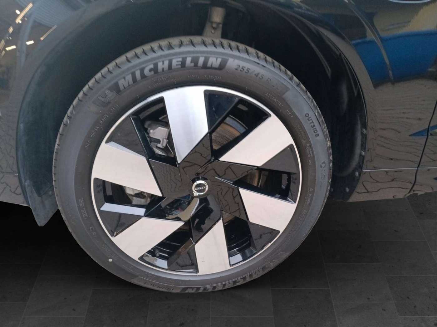 Volvo  T8 AWD Plus Dark 360°/Pano/Frontsch. heizb.