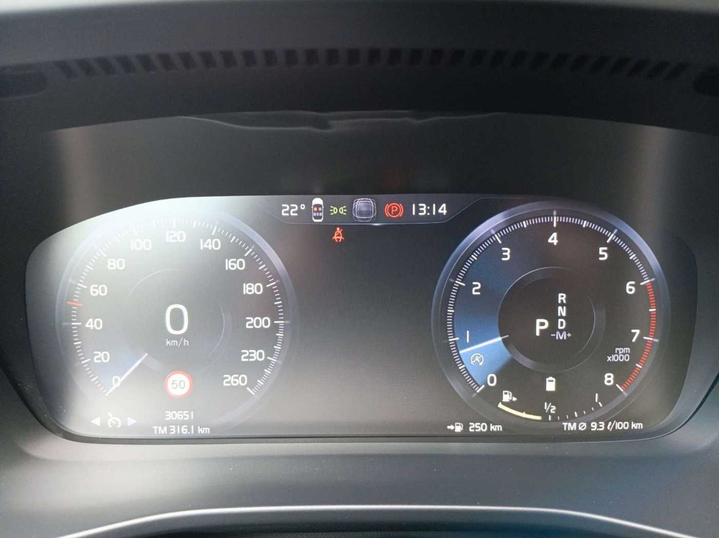 Volvo  B4 2WD Core 360°/Navi/LED