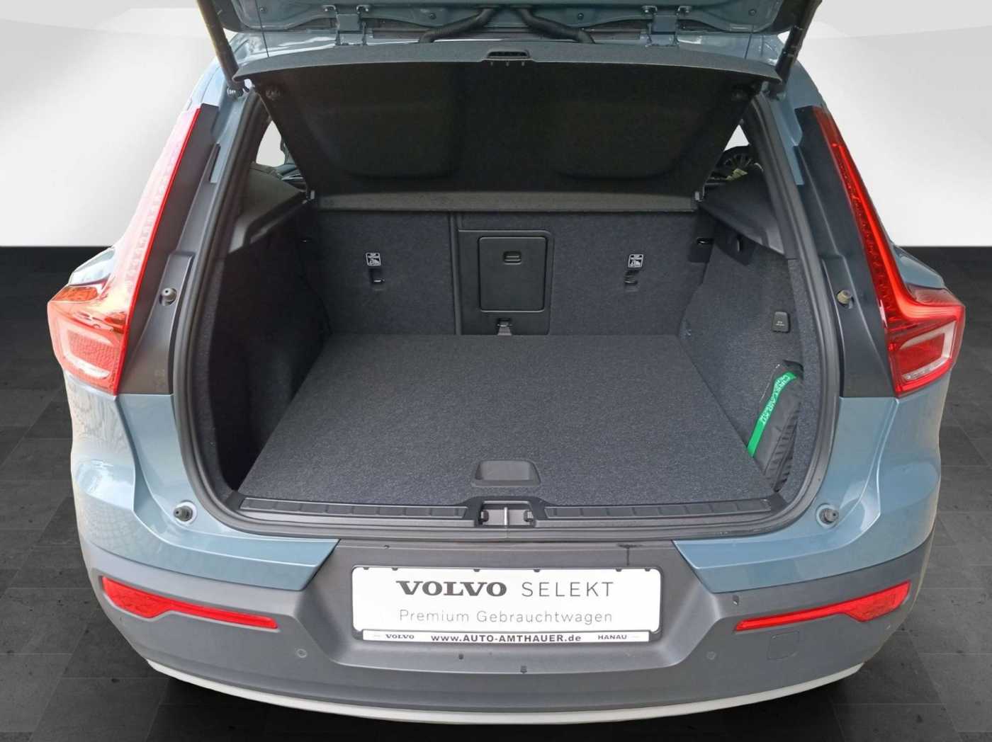 Volvo  B4 2WD Core 360°/Navi/LED