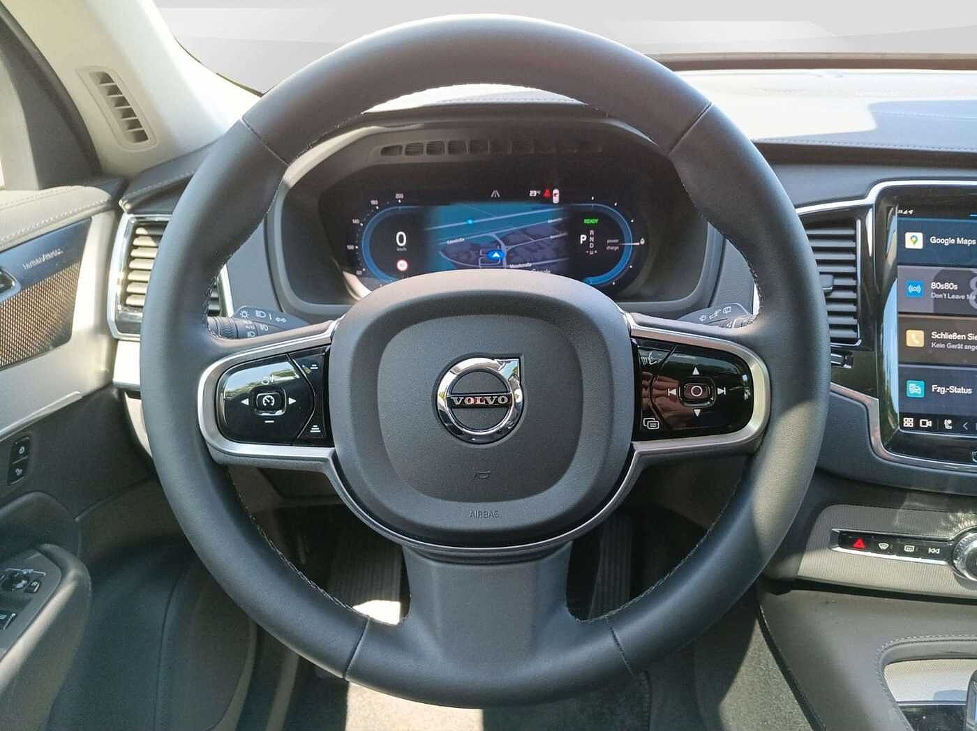 Volvo  T8 Plus Dark AWD AHK/360°/Panorama