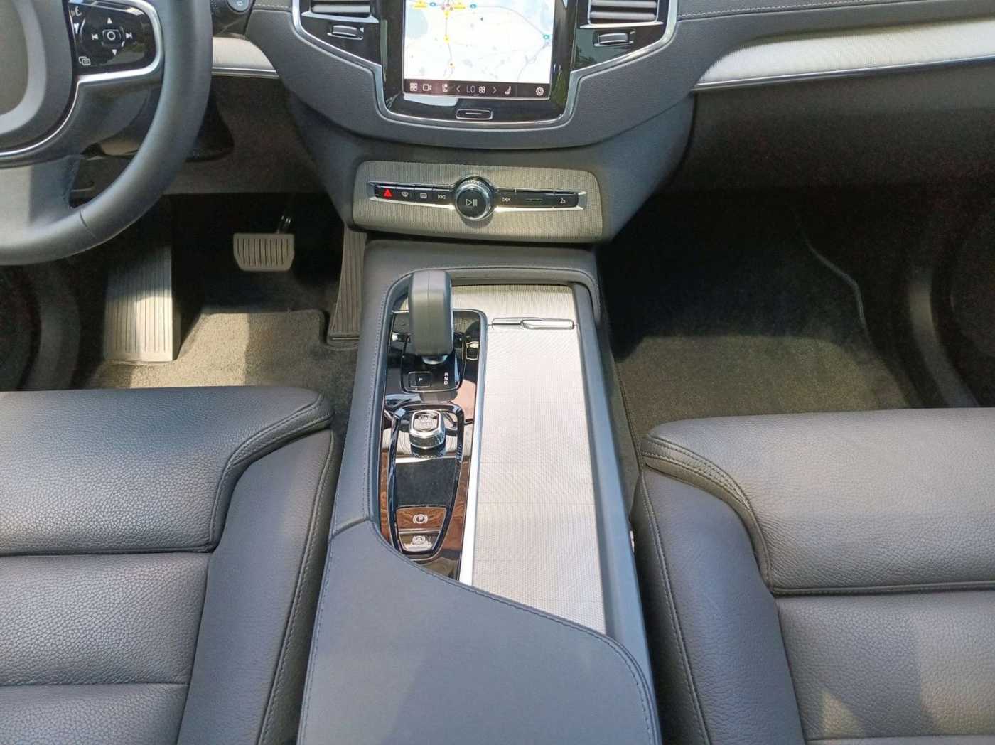Volvo  T8 Plus Dark AWD AHK/360°/Panorama