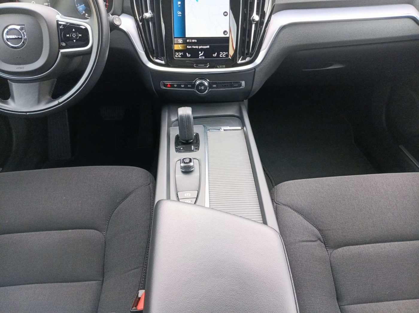 Volvo  B3 Momentum Core Navi/Frontsch. heiz. /PDC
