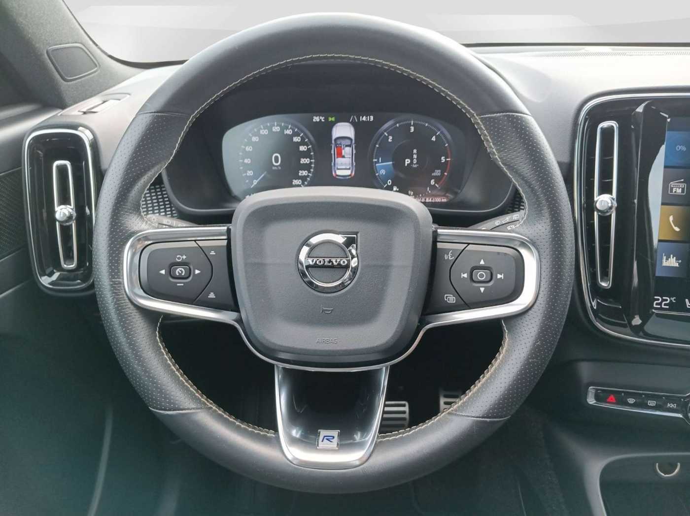 Volvo  D4 AWD R-Design  Pano/Cam/Standheiz.