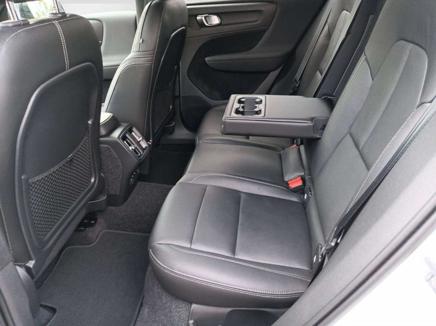 Volvo  D4 AWD R-Design  Pano/Cam/Standheiz.