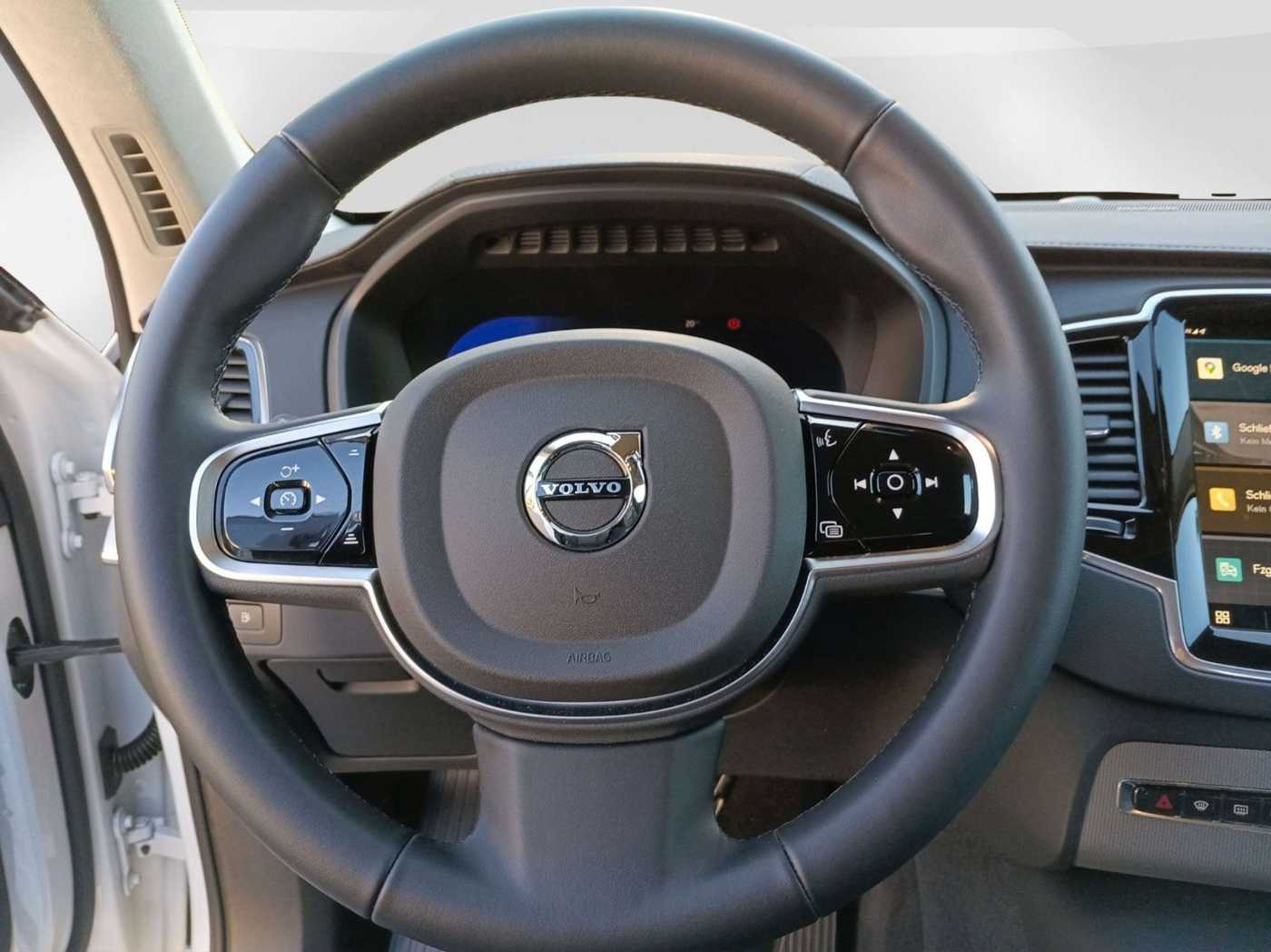 Volvo  T8 AWD Ultra Bright Recharge 360°/AHK/Pano
