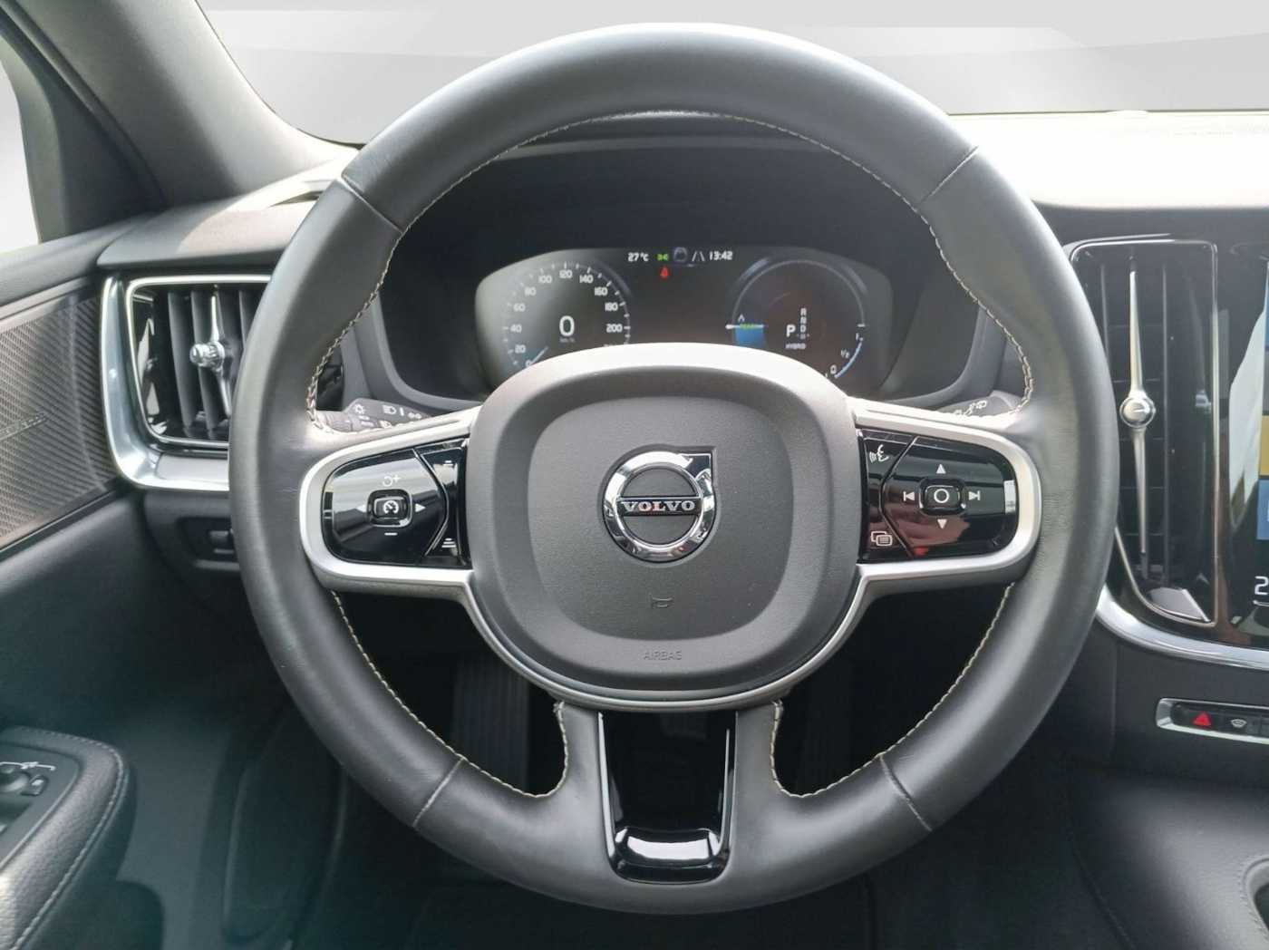 Volvo  T6 Inscription AWD Pano/Head-up/360°