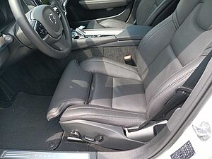 Volvo  Plus B5 AWD  AHK/360°/Standhzg