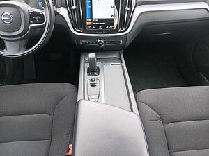 Volvo  B3 Momentum Core Navi/Frontsch. heiz. /PDC