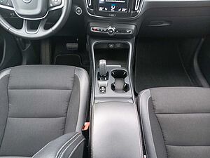 Volvo  D3 Momentum  360°/AHK/Frontsch. heizbar