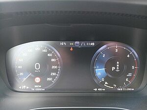 Volvo  D3 Momentum  360°/AHK/Frontsch. heizbar