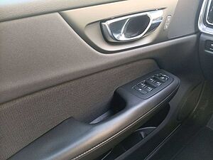 Volvo  B4 Momentum Pro Cam/HFS/Navi/Memory