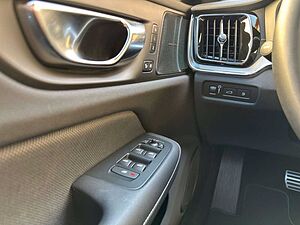 Volvo  T8 Twin Engine AWD R-Design Pano/360°/LED