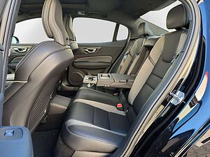 Volvo  T8 Twin Engine AWD R-Design Pano/360°/LED