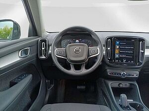 Volvo  T3 2WD Momentum Pro Panorama/Cam/Hotspot