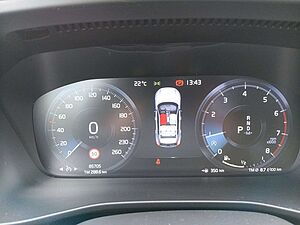 Volvo  T3 2WD Momentum Pro Panorama/Cam/Hotspot