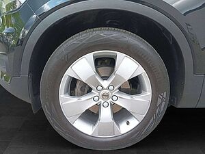 Volvo  T3 2WD Momentum Pro Panorama/Cam/Hotspot