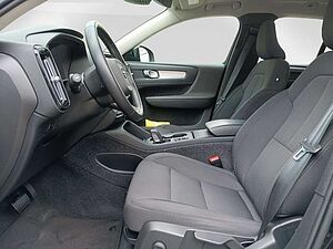 Volvo  T3 2WD Momentum Pro Panorama/Cam/Hotspot