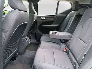 Volvo  T3 2WD Momentum Pro Panorama/Cam/Hotspot