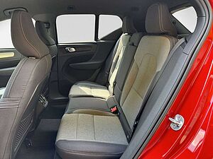 Volvo  B4 2WD Plus Dark Cam/LED/Alarmanlage