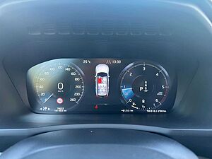 Volvo  B5 R-Design AWD Pano/Cam/AHK