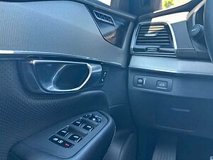 Volvo  B5 R-Design AWD Pano/Cam/AHK