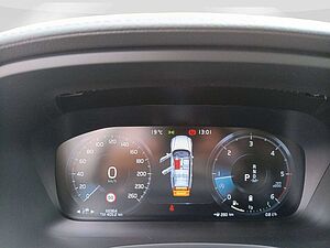 Volvo  B4 Cross Country Pro AWD 360°/AHK/Panorama