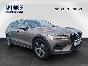 Volvo  B4 Cross Country Pro AWD 360°/AHK/Panorama