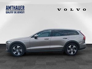 Volvo  B4 Cross Country Pro AWD 360°/AHK/Panorama