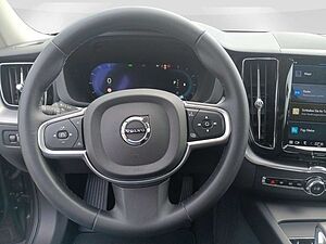 Volvo  B4 Momentum Pro Cam/LED/NAV